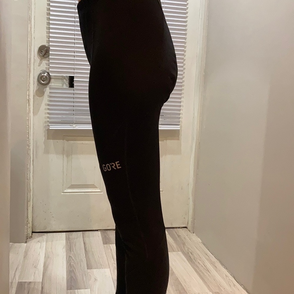 Bike pants size medium. The brand is Gorewear